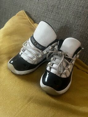 Jordan 11 retro Toddler Size 10C